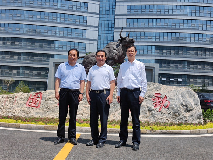 市科技局陳西武局長對公司的發展進行了解和溝通
